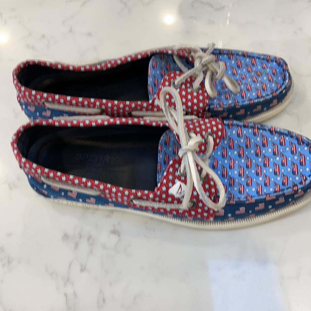 Speedy top side vineyard vines